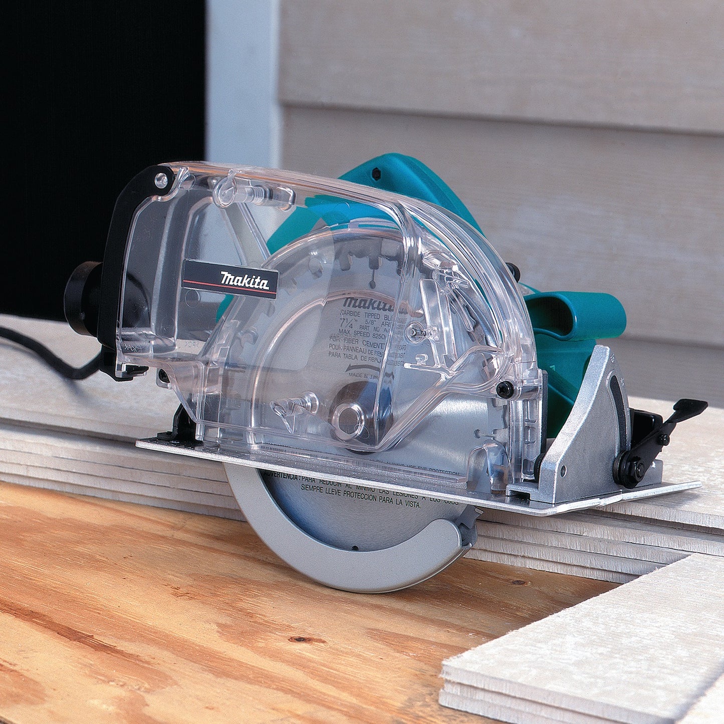 Makita 5057KB 7‑1/4" Circular Saw, with Dust Collector