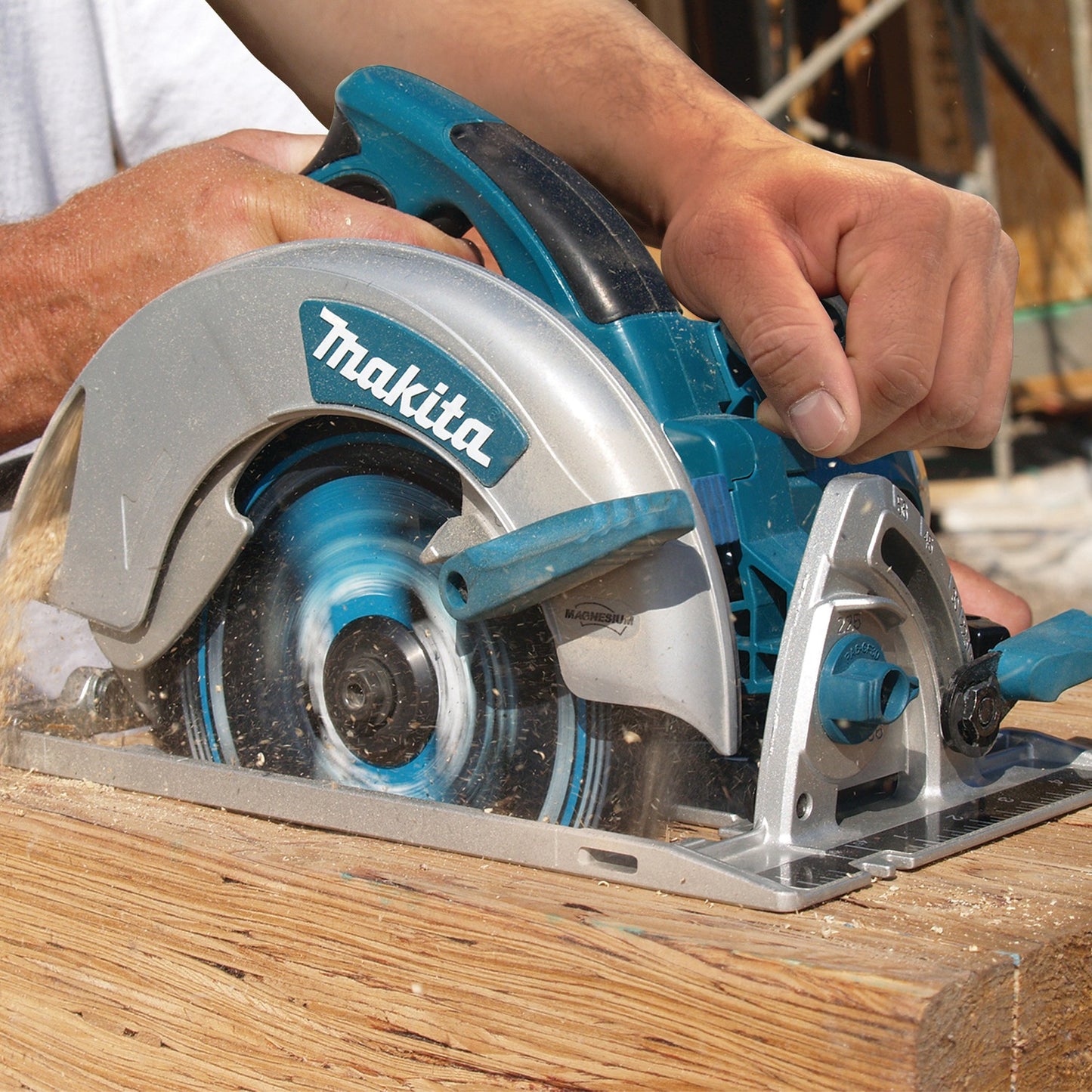 Makita 5007MGA 7‑1/4" Magnesium Circular Saw, with Electric Brake