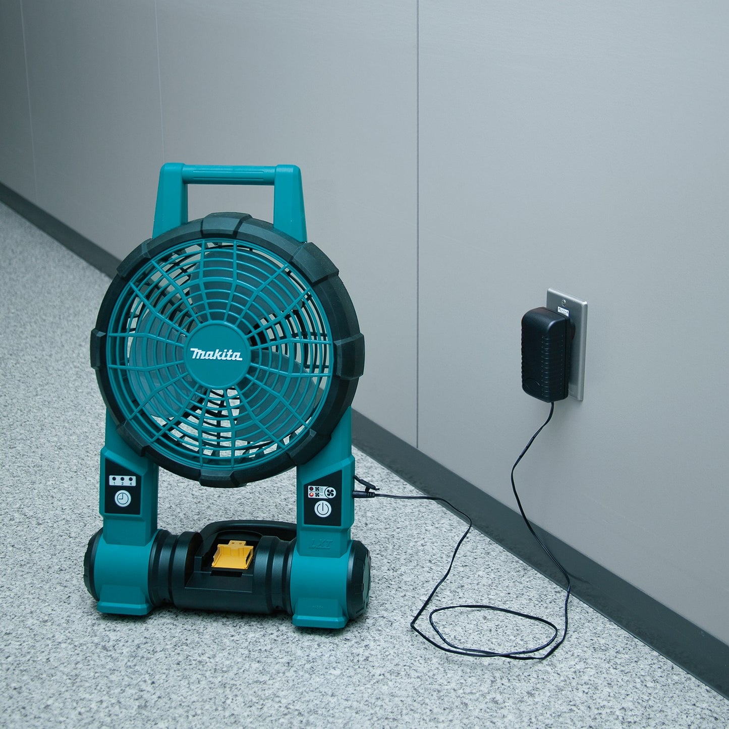 Makita DCF201Z 18V LXT® Lithium‑Ion Cordless/Corded 9" Fan, Tool Only