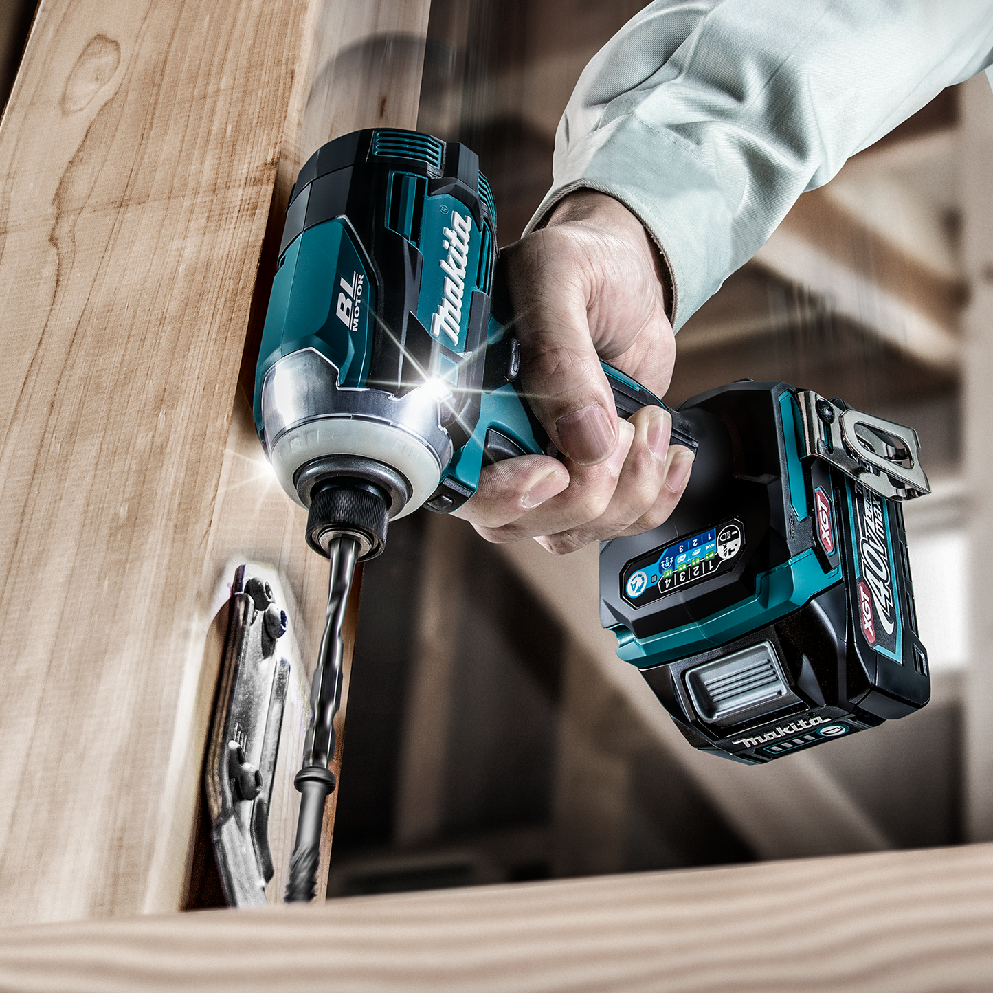Makita GDT01D 40V max XGT® Brushless Cordless 4‑Speed Impact Driver Kit (2.5Ah)