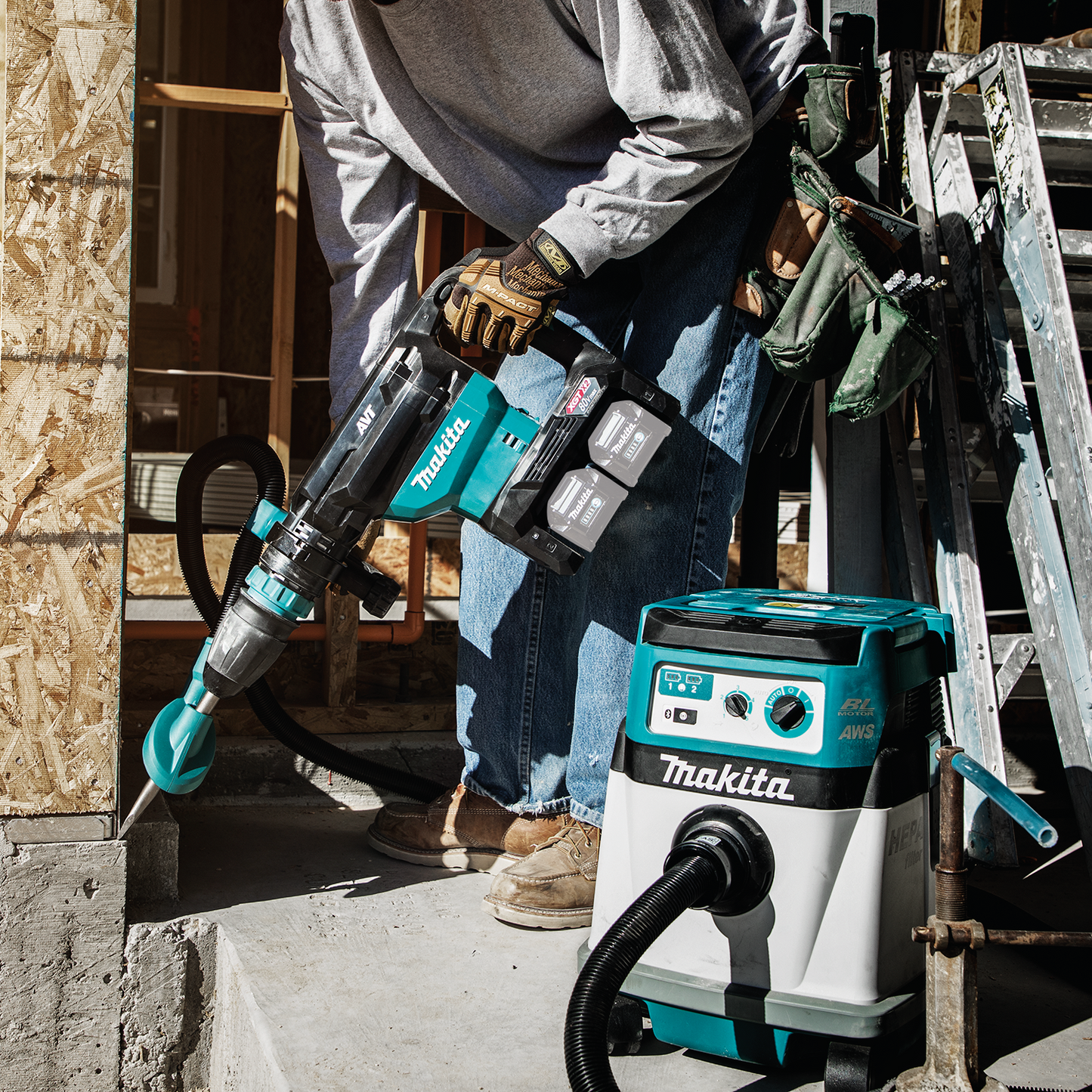 Makita GMH02Z 80V max (40V max X2) XGT® Brushless 28 lb. SDS‑ MAX AVT® Demolition Hammer, AWS® Capable, Tool Only