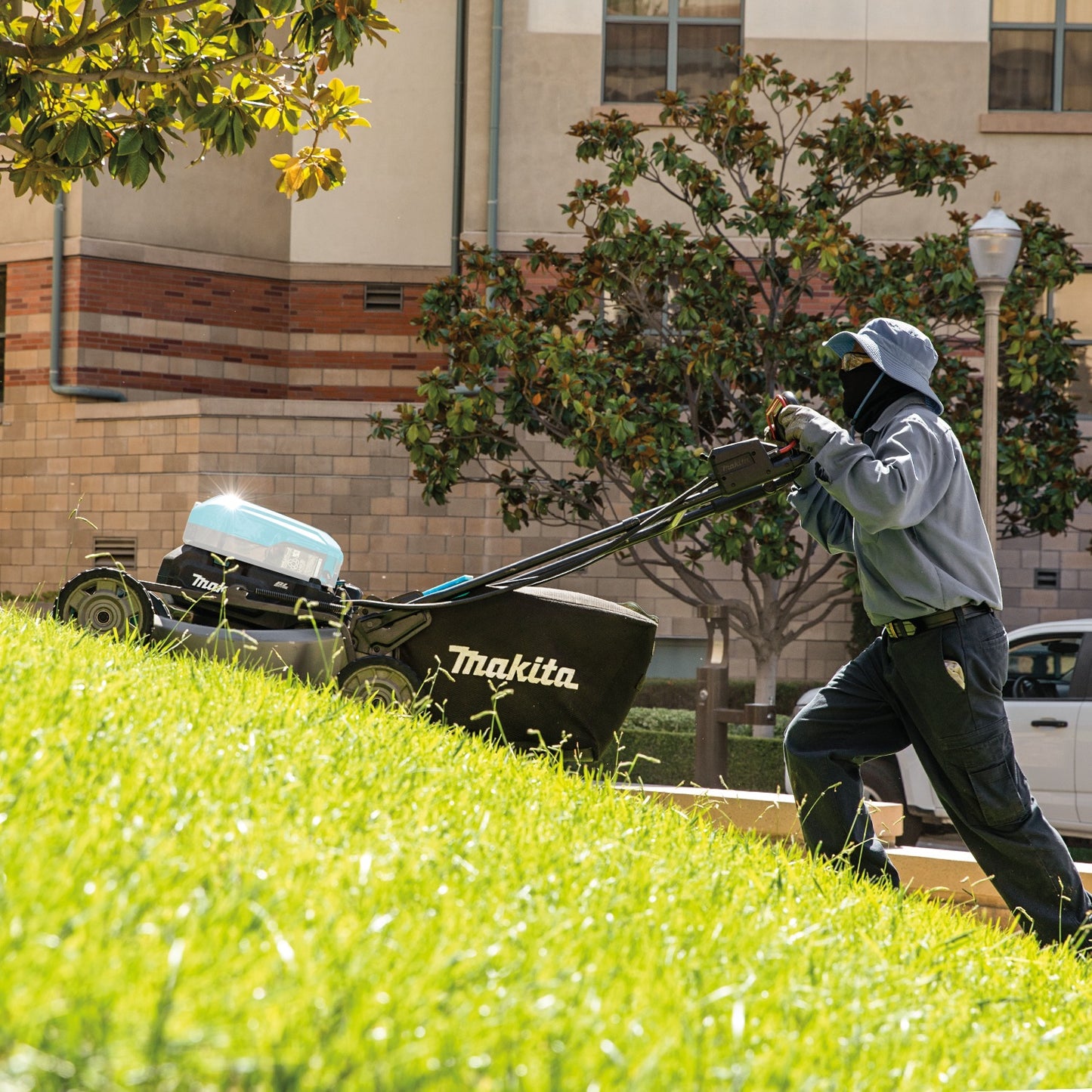 Makita CML01Z 40V max ConnectX™ Brushless 21" Self‑Propelled Commercial Lawn Mower, Tool Only