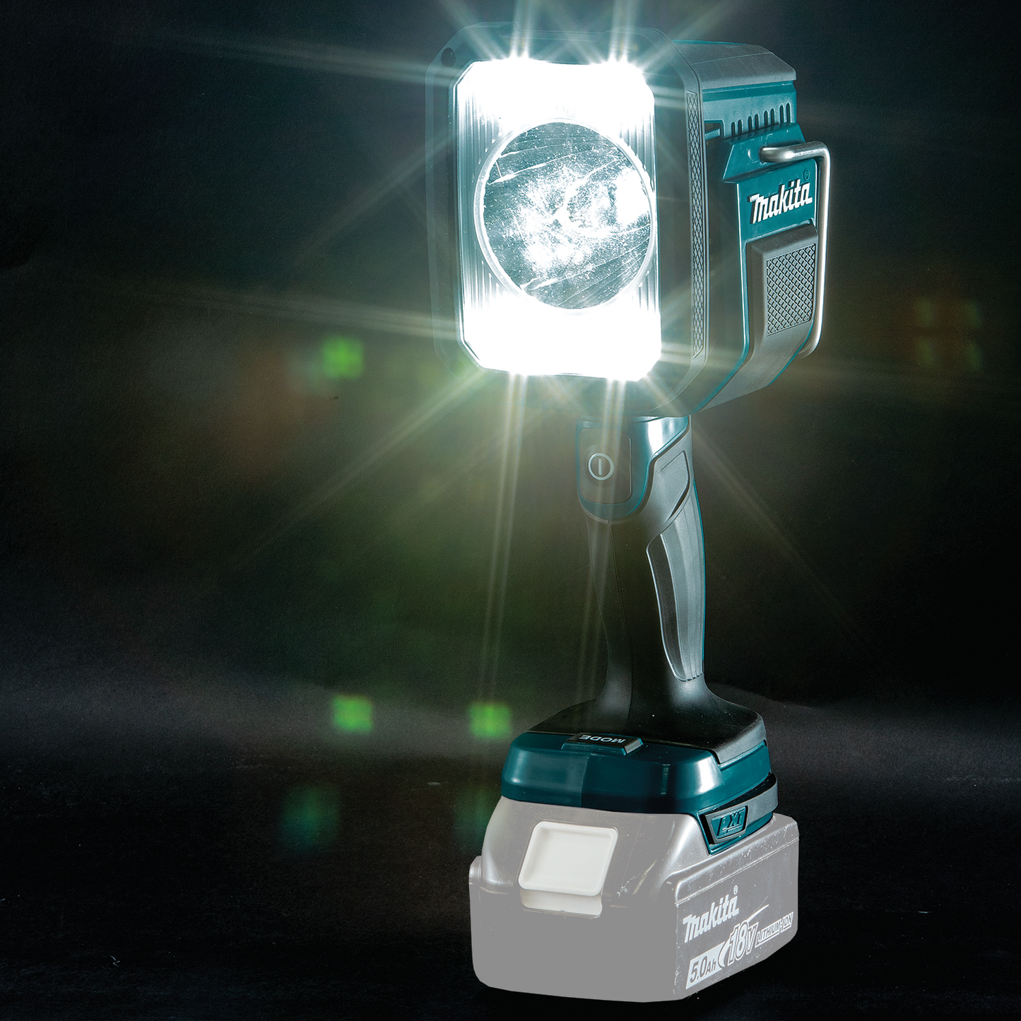 Makita DML812 18V LXT® Lithium‑Ion Cordless L.E.D. Flashlight / Spotlight, Light Only
