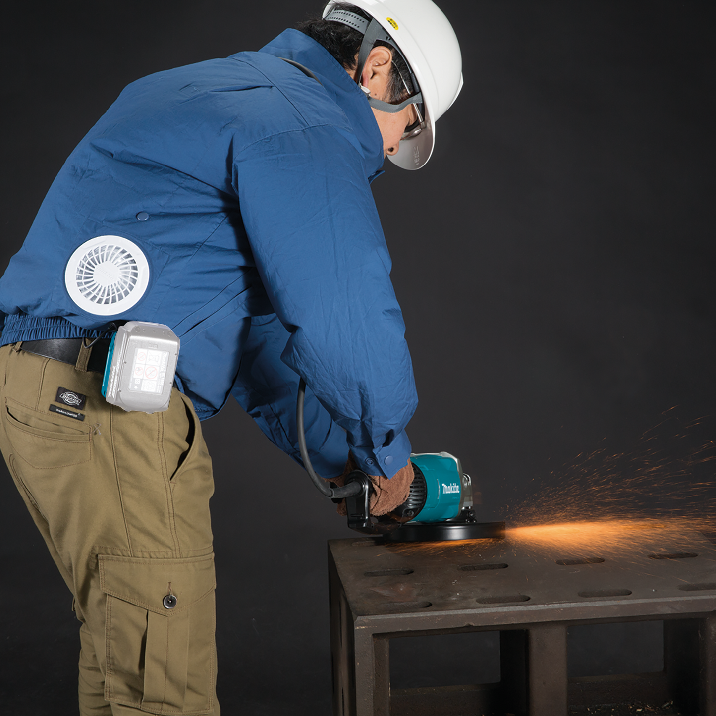 Makita DFJ304ZM 18V LXT® Lithium‑Ion Cordless Cotton Fan Jacket, Jacket Only (M)