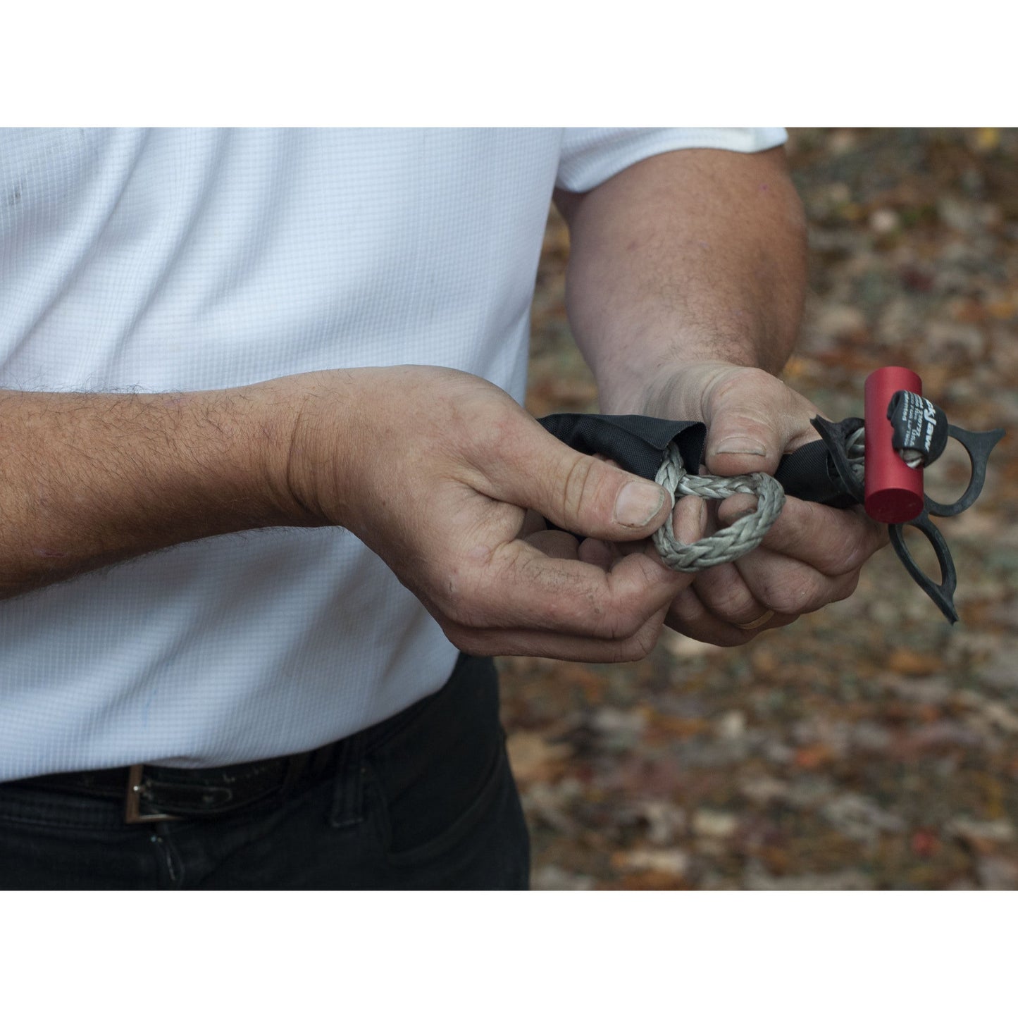 Fusion Tools 17-025004 LockJaw Synthetic Shackle, Lifting Rated, 1.65 Tons WLL, 2" Working Diameter