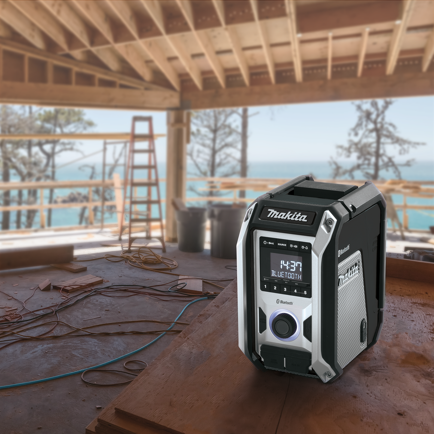 Makita XRM09B 18V LXT® / 12V max CXT® Lithium‑Ion Cordless/Corded Bluetooth® Job Site Radio, Tool Only