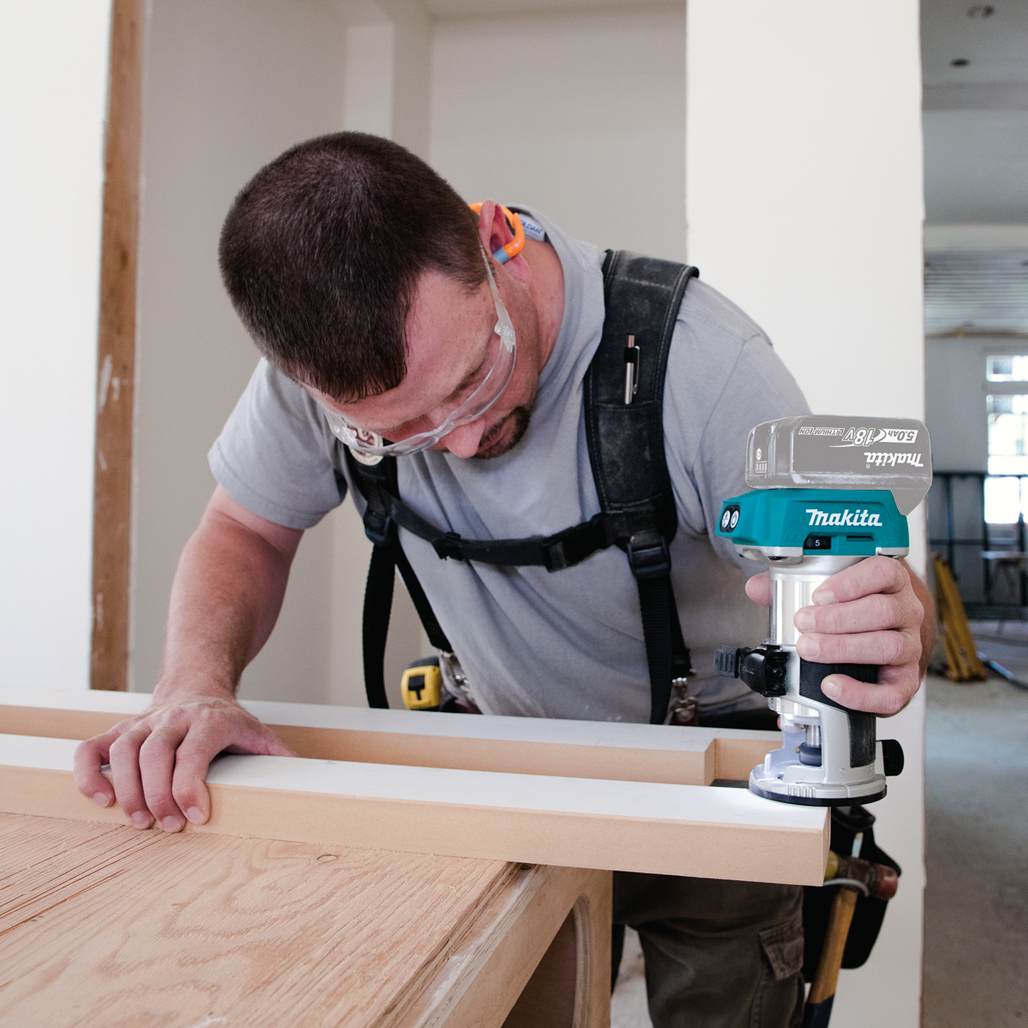 Makita XTR01Z 18V LXT® Lithium‑Ion Brushless Cordless Compact Router, Tool Only