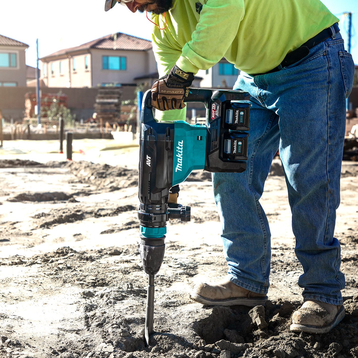 Makita GMH02PM 80V max (40V max X2) XGT® Brushless 28 lb. SDS‑MAX AVT® Demolition Hammer Kit, AWS® Capable (4.0Ah)