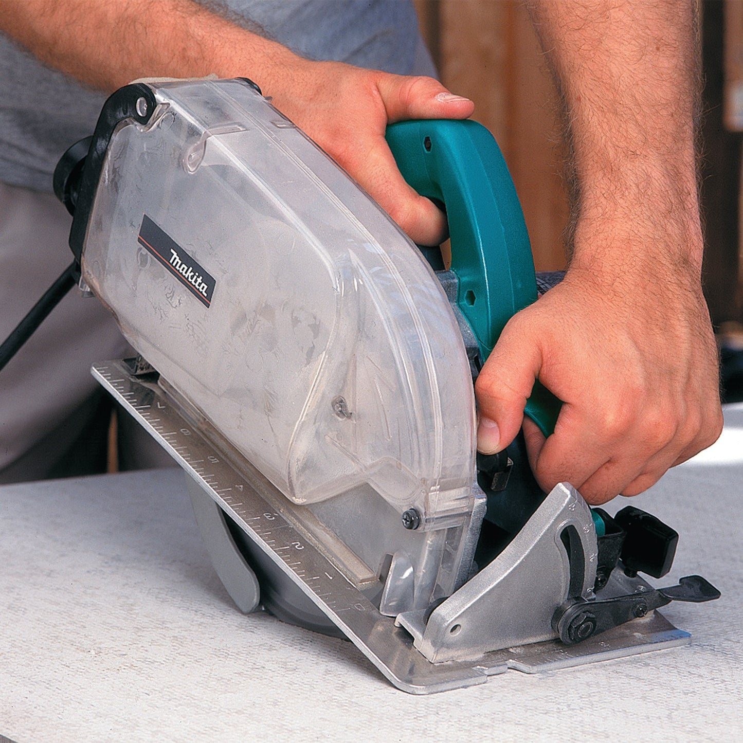 Makita 5057KB 7‑1/4" Circular Saw, with Dust Collector