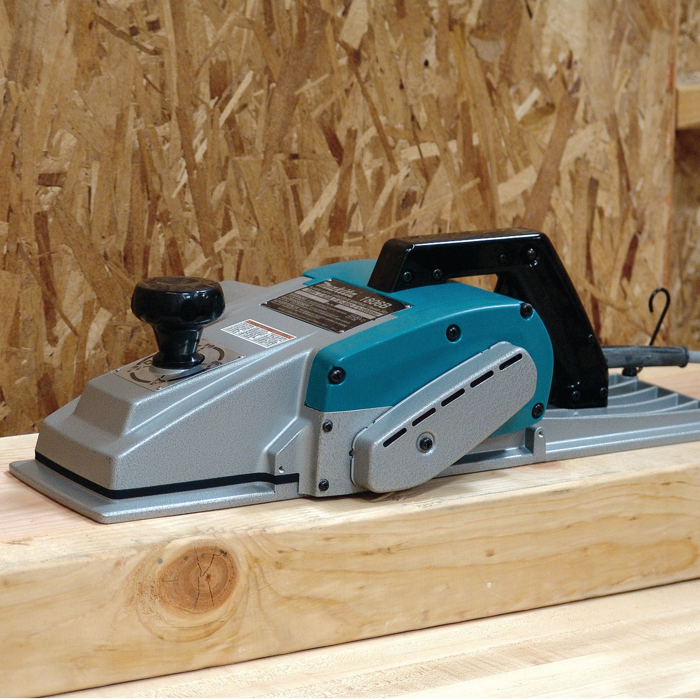 Makita 1912B 4‑3/8" Planer