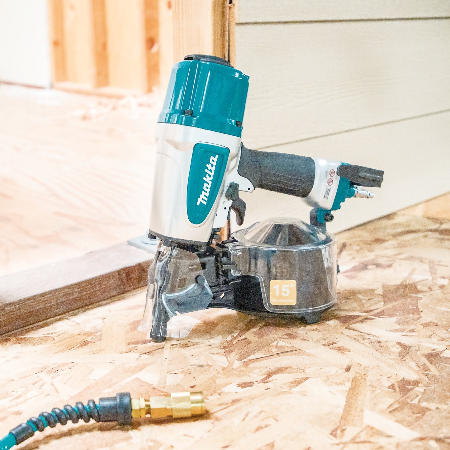 Makita AN613 15° 2‑1/2" Siding Coil Nailer