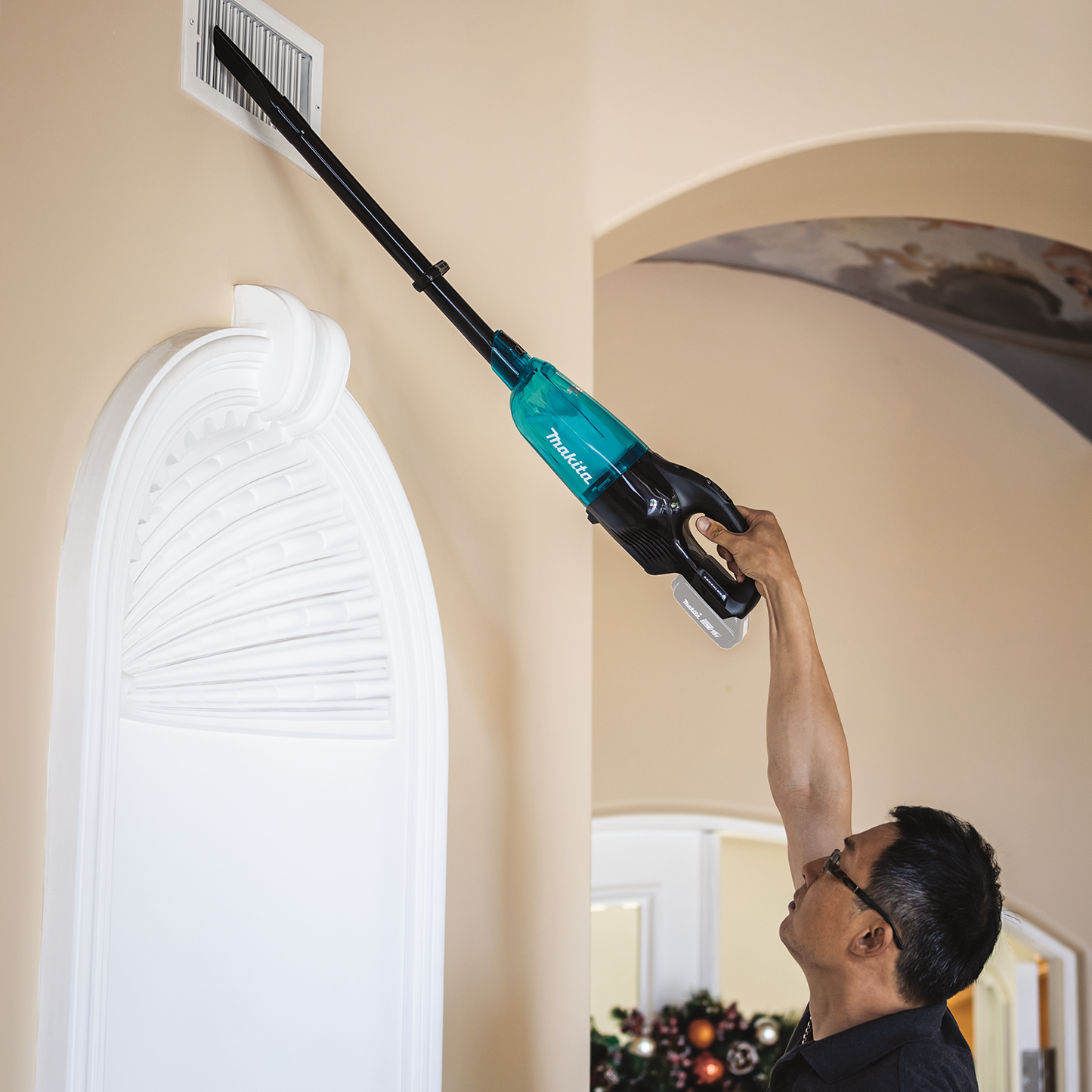 Makita XLC03ZBX4 18V LXT® Lithium‑Ion Brushless Compact Cordless Vacuum, Trigger w/ Lock, Tool Only