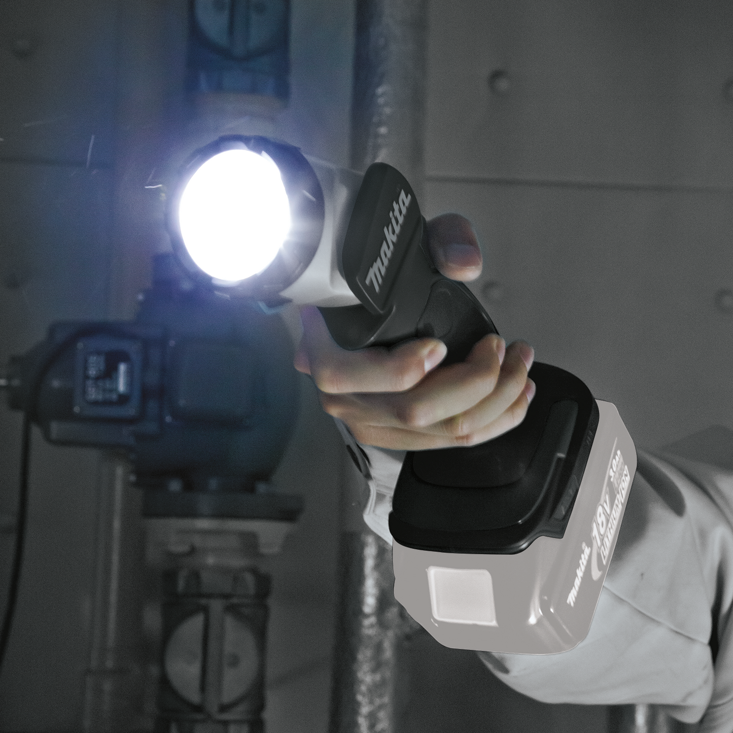 Makita DML802B 18V LXT® Lithium‑Ion Cordless L.E.D. Flashlight, Flashlight Only