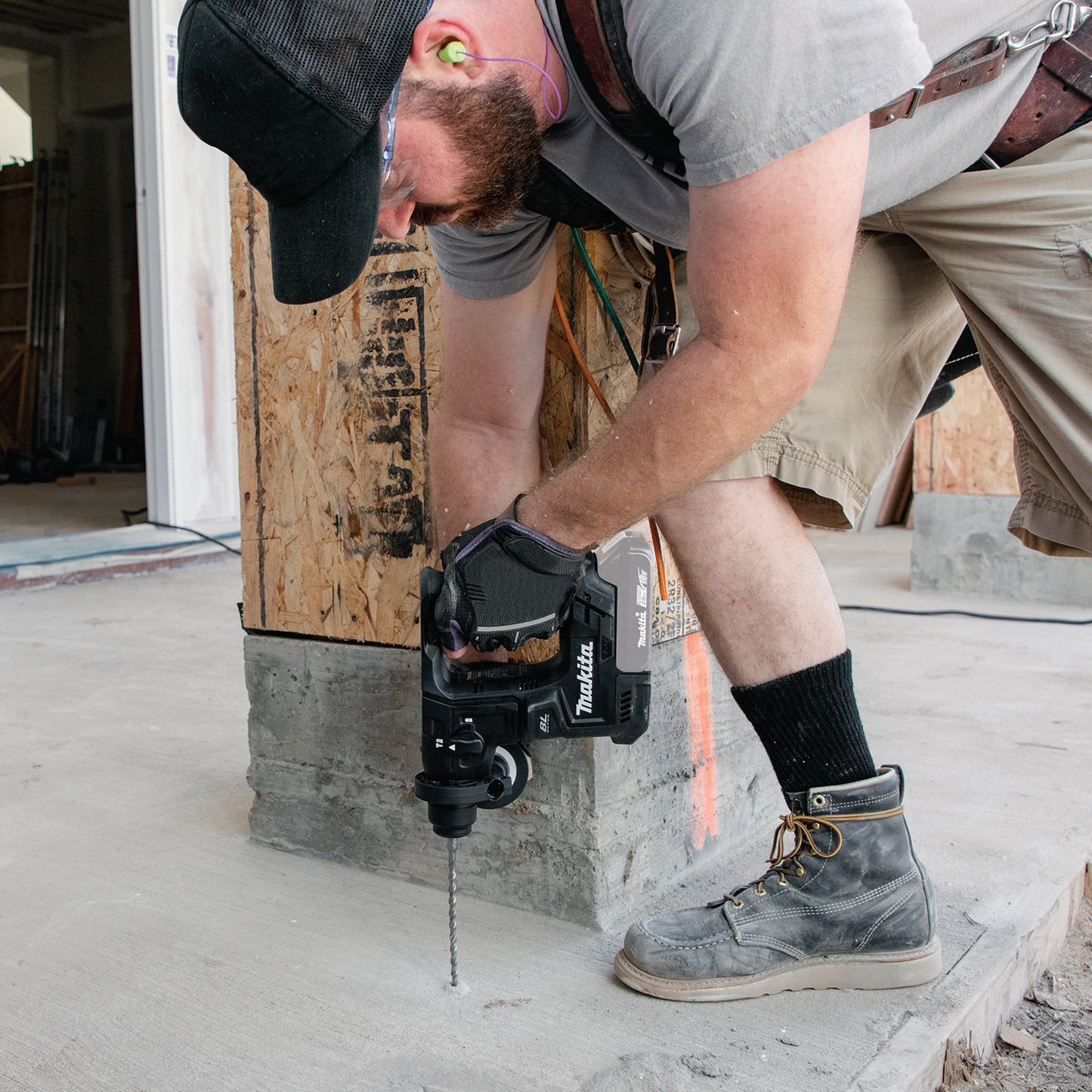 Makita XRH06ZB 18V LXT® Lithium‑Ion Sub‑Compact Brushless Cordless 11/16" SDS‑PLUS Rotary Hammer, Tool Only