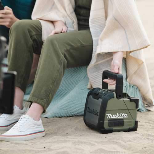 Makita ADRM08 Outdoor Adventure™ 18V LXT® Cordless/Corded Bluetooth® Speaker, Tool Only