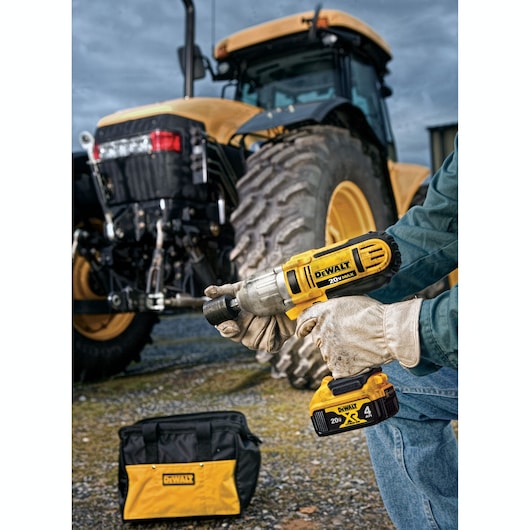 Dewalt DCF889M2 Cordless Impact Wrench 20V Max
