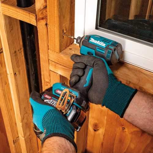 Makita GDT02D 40V max XGT® Brushless Cordless 4‑Speed Impact Driver Kit (2.5Ah)