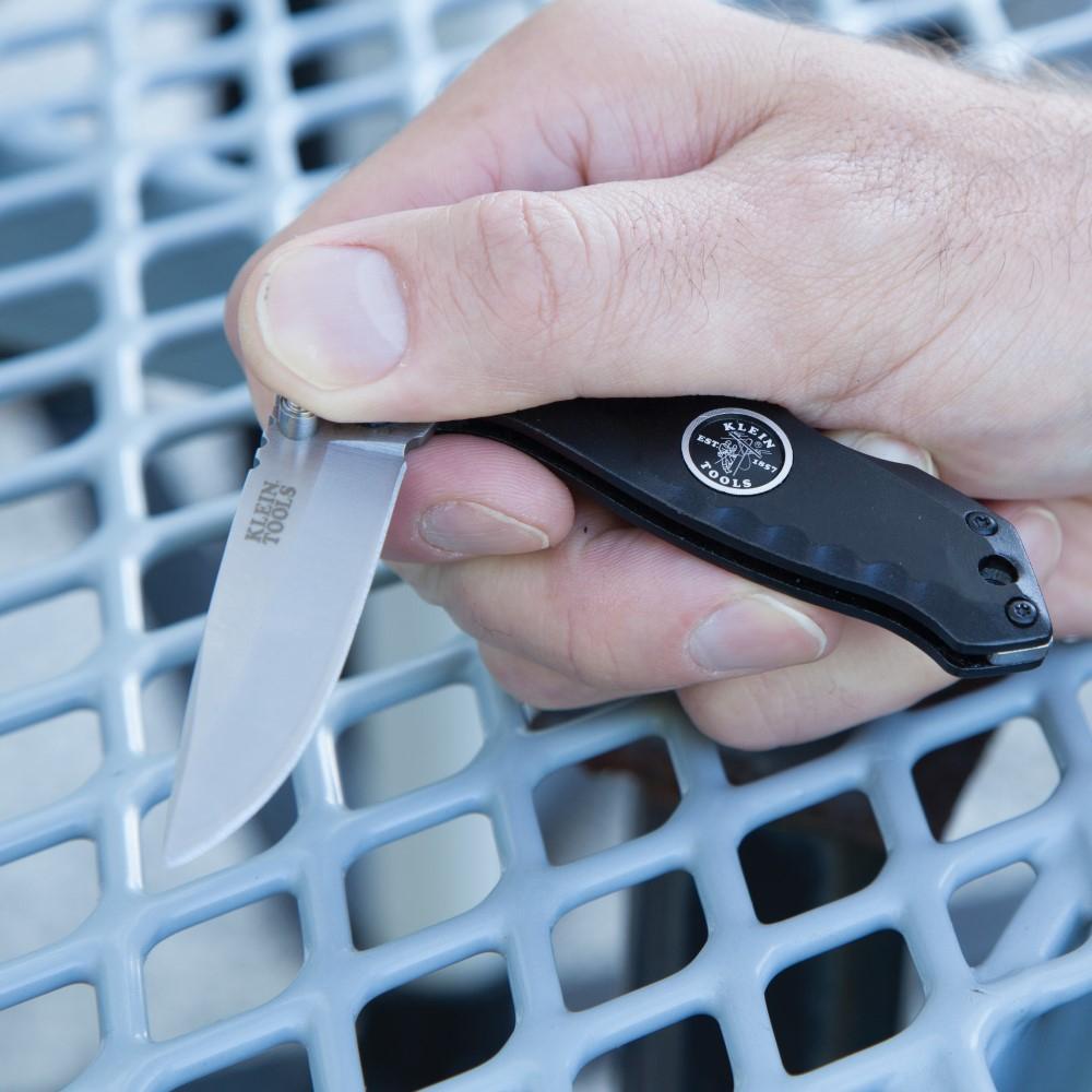 Klein Tools 44142 - Compact Pocket Knife, Essential Tool for Everyday Use