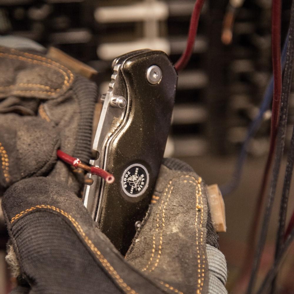 Klein Tools 44201 - Electrician's Pocket Knife with Steel Blade, Essential Tool for Electrical Professionals