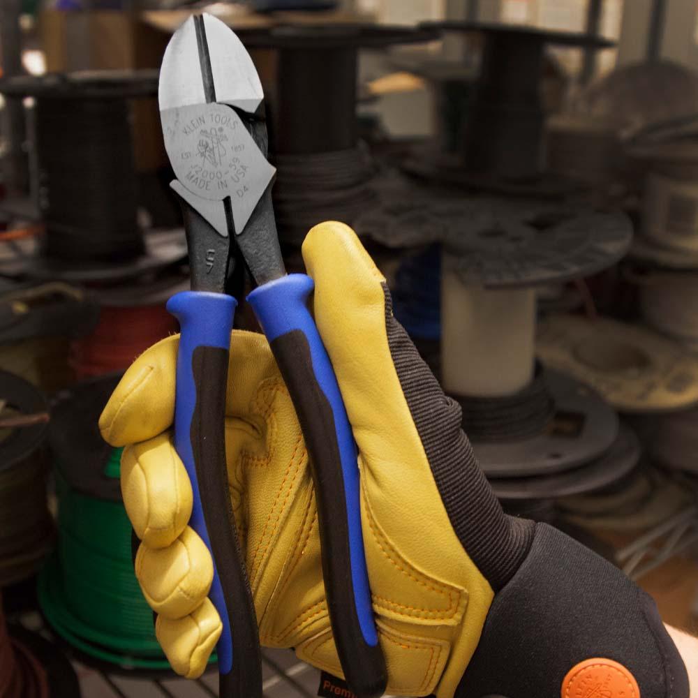 Klein Tools J2000-59 Diagonal Cutting Pliers, Heavy-Duty Journeyman, 9-Inch