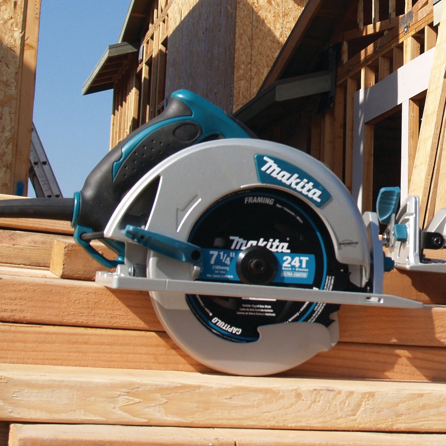 Makita 5007MGA 7‑1/4" Magnesium Circular Saw, with Electric Brake