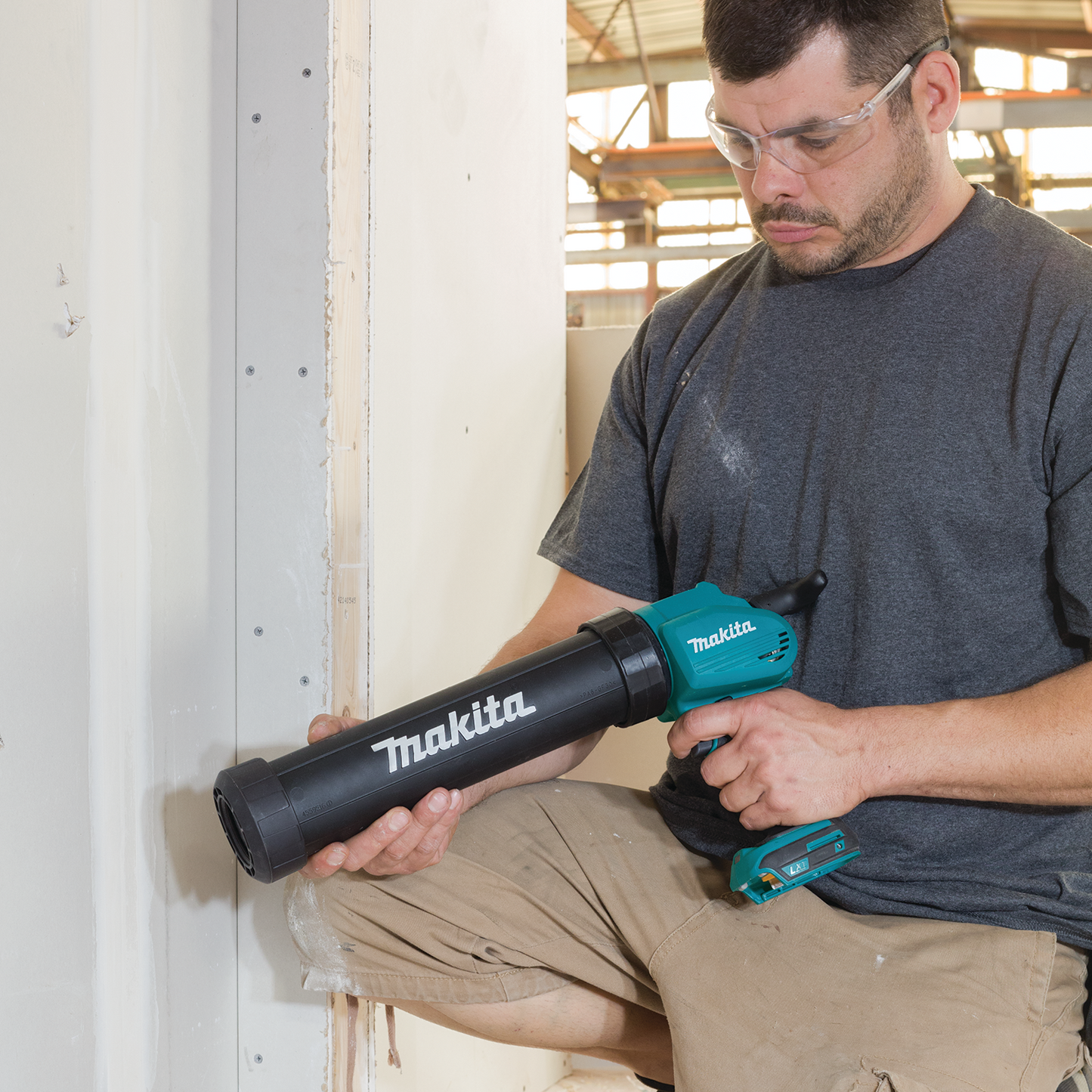 Makita XGC01ZC 18V LXT® Lithium‑Ion Cordless 29 oz. Caulk and Adhesive Gun, Tool Only