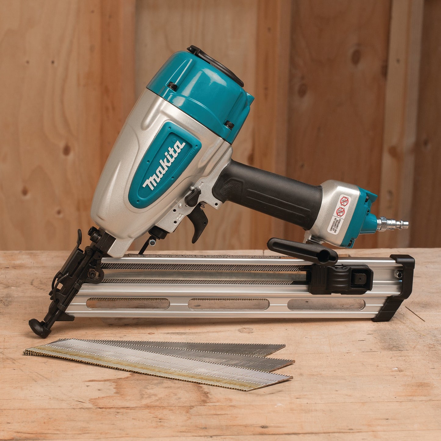 Makita AF635 15 Gauge, 2‑1/2" Angled Finish Nailer, 34⁰