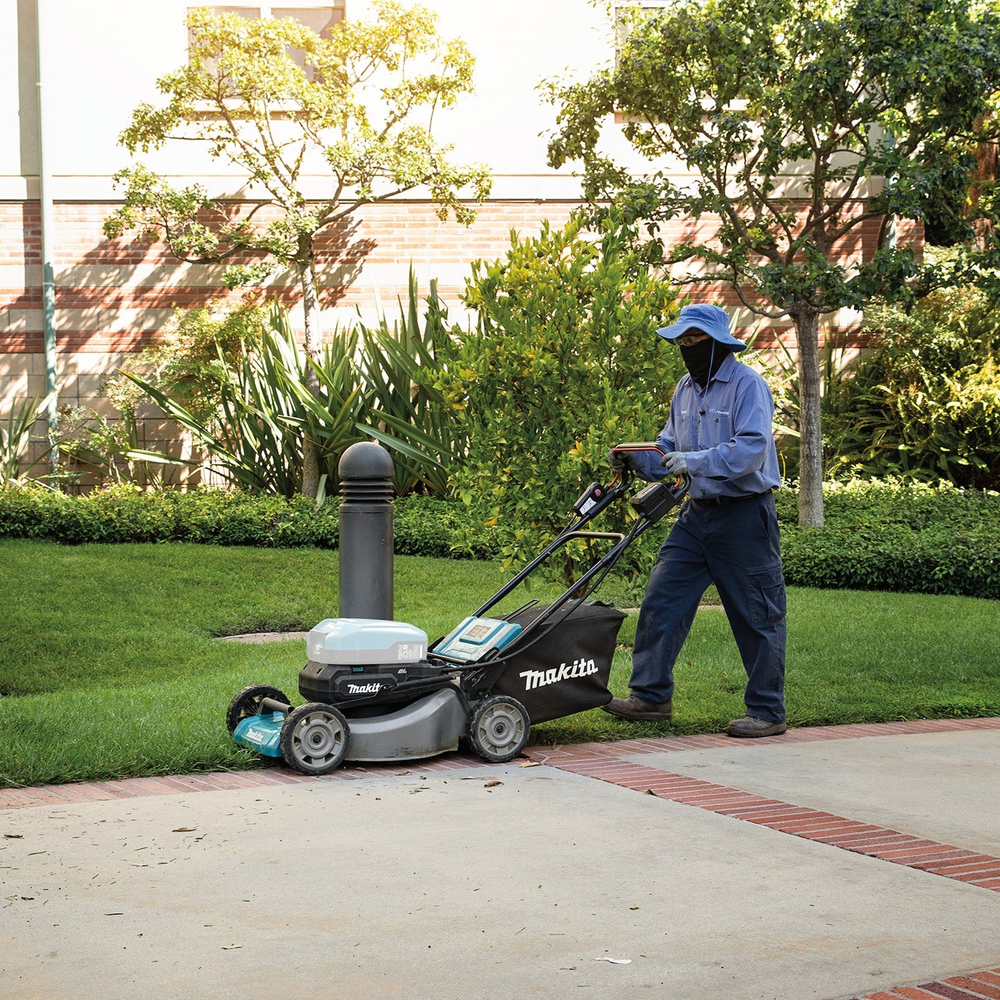 Makita CML01Z 40V max ConnectX™ Brushless 21" Self‑Propelled Commercial Lawn Mower, Tool Only