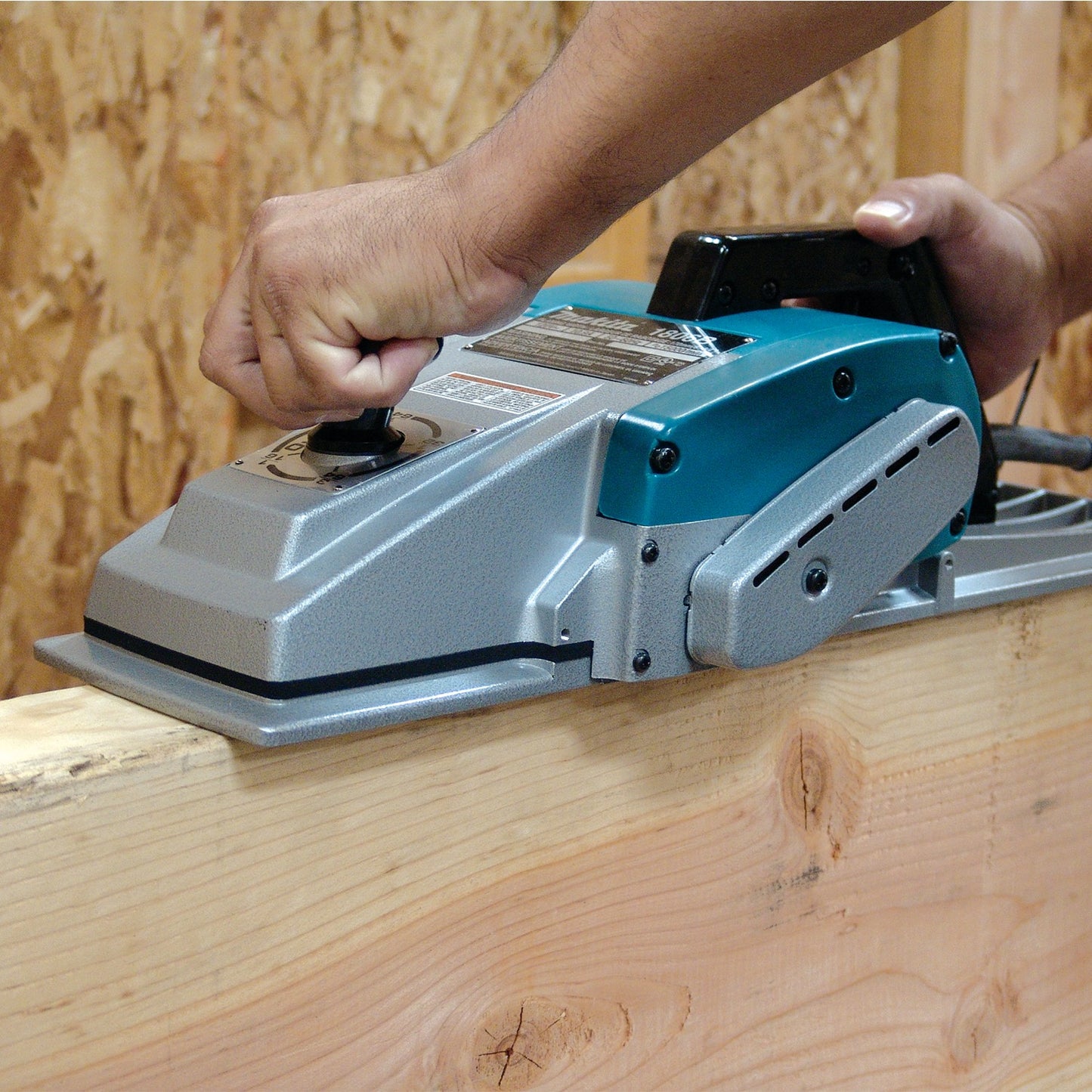 Makita 1912B 4‑3/8" Planer
