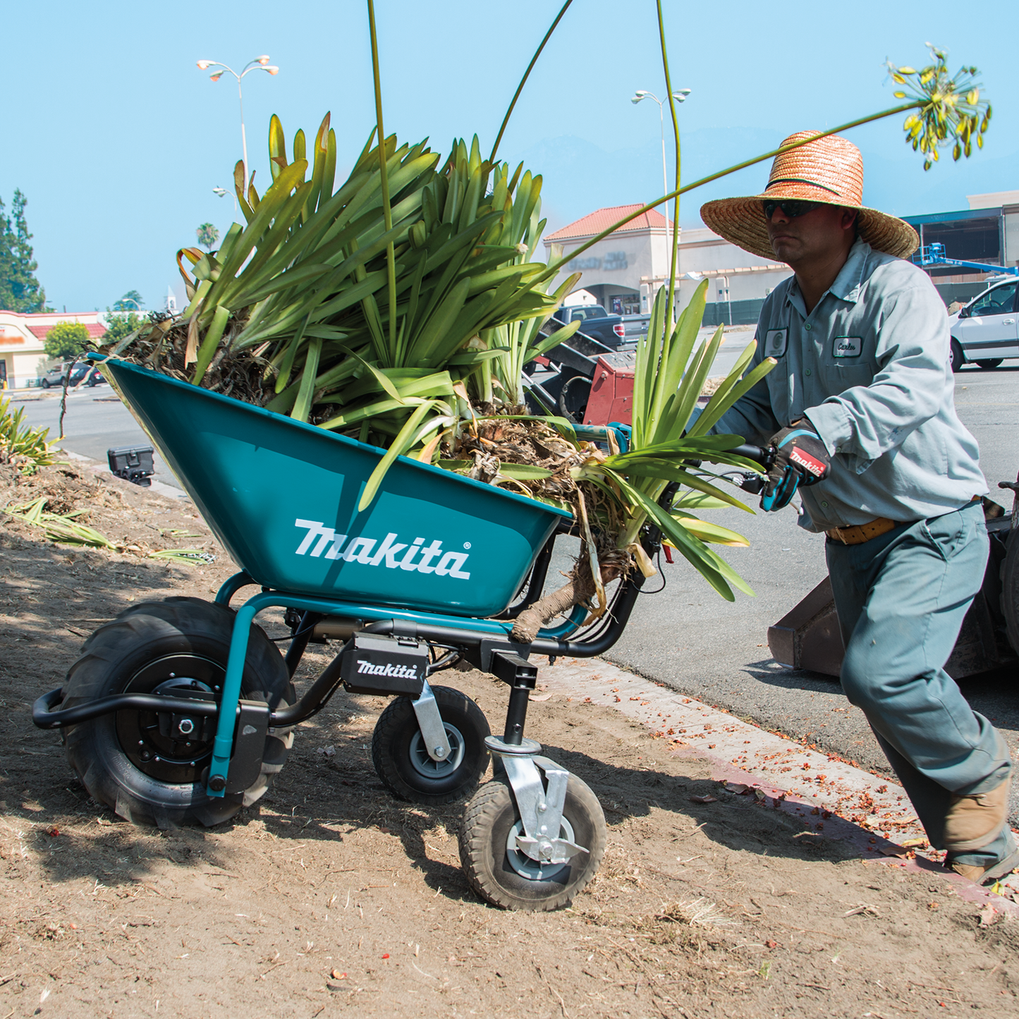 Makita XUC01PTX1 18V X2 LXT® Brushless Cordless Power‑Assisted Wheelbarrow Kit (5.0Ah)