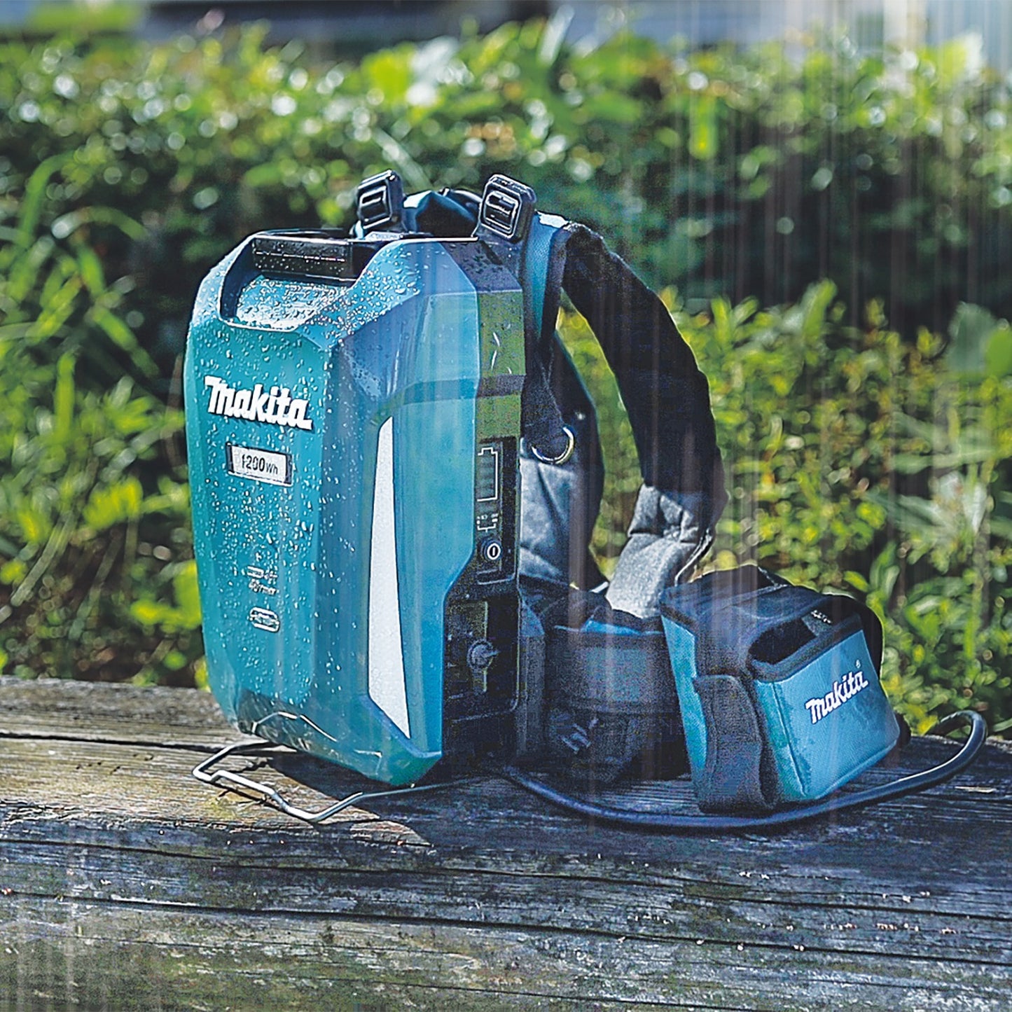 Makita PDC1200A01 ConnectX™ 1,200Wh Portable Backpack Power Supply