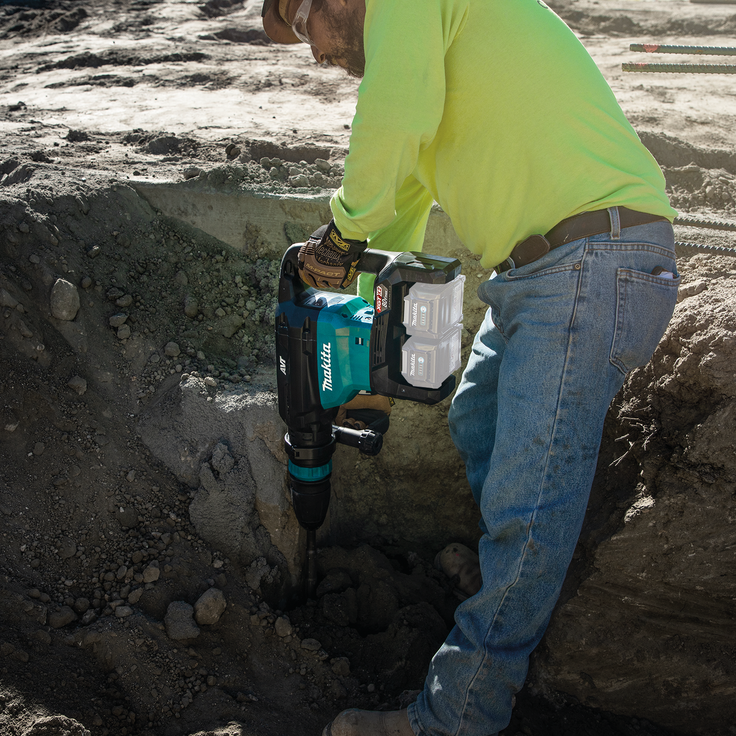 Makita GMH02Z 80V max (40V max X2) XGT® Brushless 28 lb. SDS‑ MAX AVT® Demolition Hammer, AWS® Capable, Tool Only
