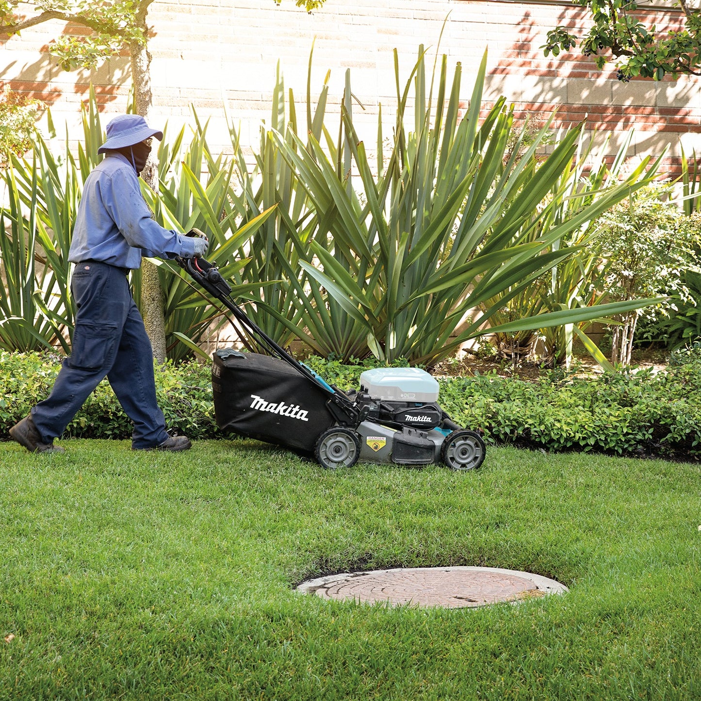 Makita CML01Z 40V max ConnectX™ Brushless 21" Self‑Propelled Commercial Lawn Mower, Tool Only
