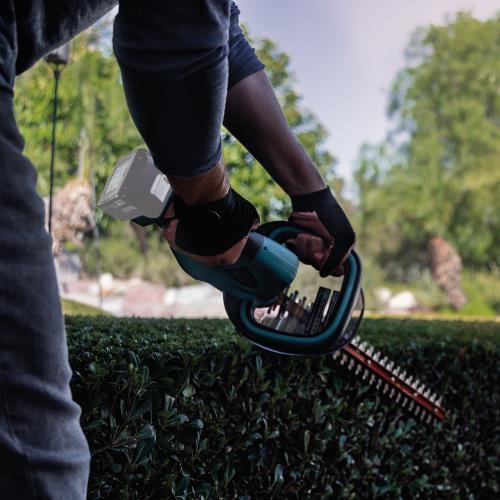 Makita XHU02Z 18V Lxt® Lithium Ion Cordless 22" Hedge Trimmer, Tool Only