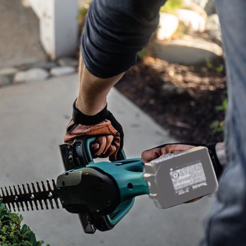 Makita XHU02Z 18V Lxt® Lithium Ion Cordless 22" Hedge Trimmer, Tool Only