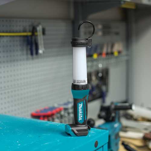 Makita ML104 12V max CXT® Lithium‑Ion Cordless L.E.D. Lantern/Flashlight, Flashlight Only