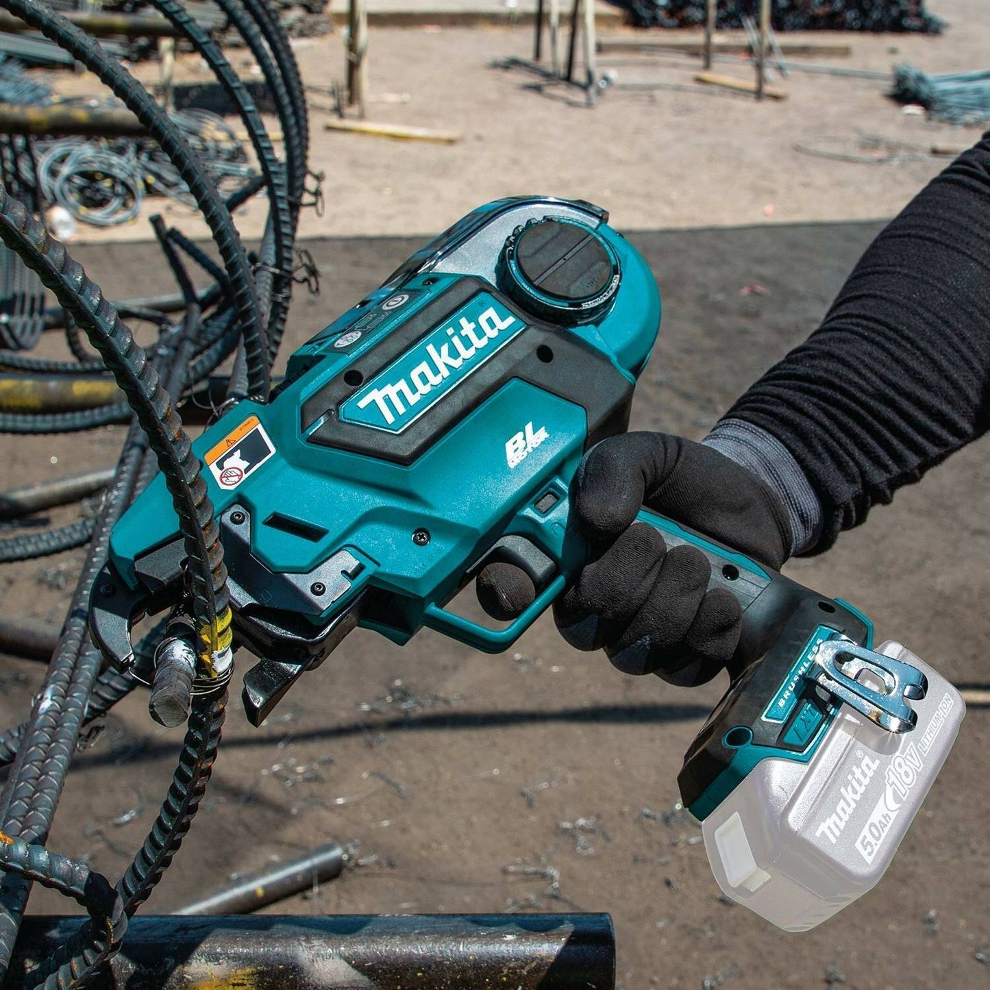 Makita XRT01ZK 18V LXT® Lithium‑Ion Brushless Cordless Rebar Tying Tool, Tool Only