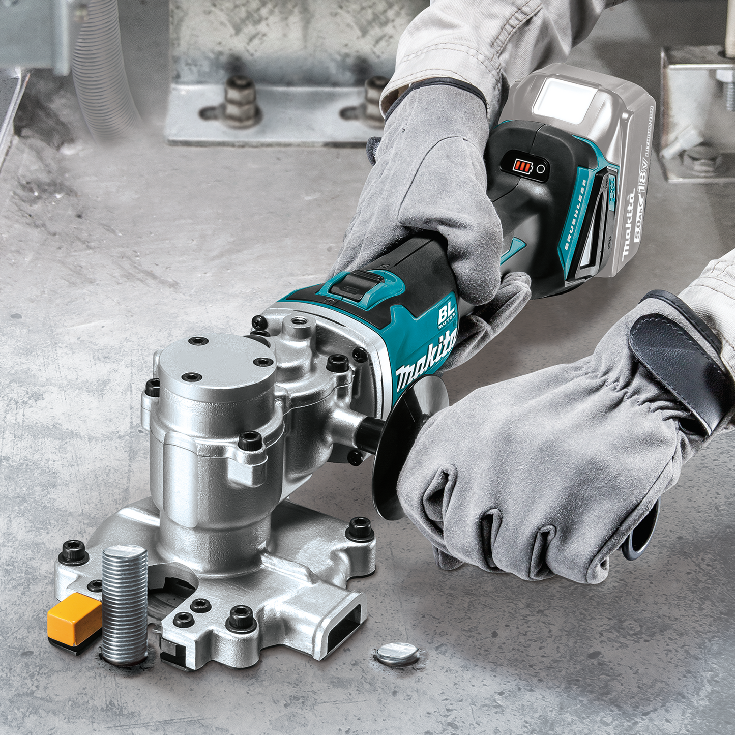 Makita XCS06ZK 18V LXT® Lithium‑Ion Brushless Cordless Steel Rod Flush‑Cutter, Tool Only