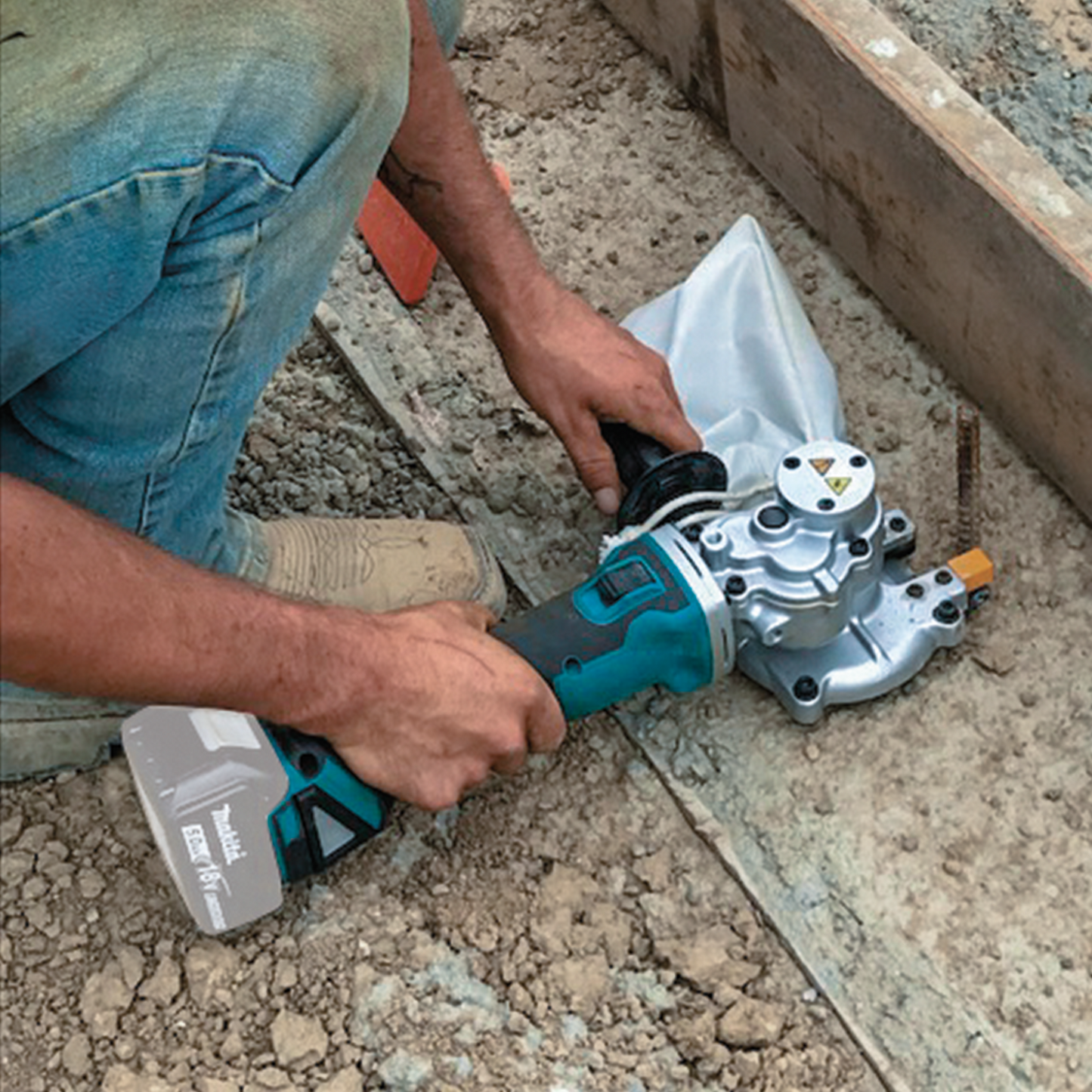 Makita XCS06ZK 18V LXT® Lithium‑Ion Brushless Cordless Steel Rod Flush‑Cutter, Tool Only