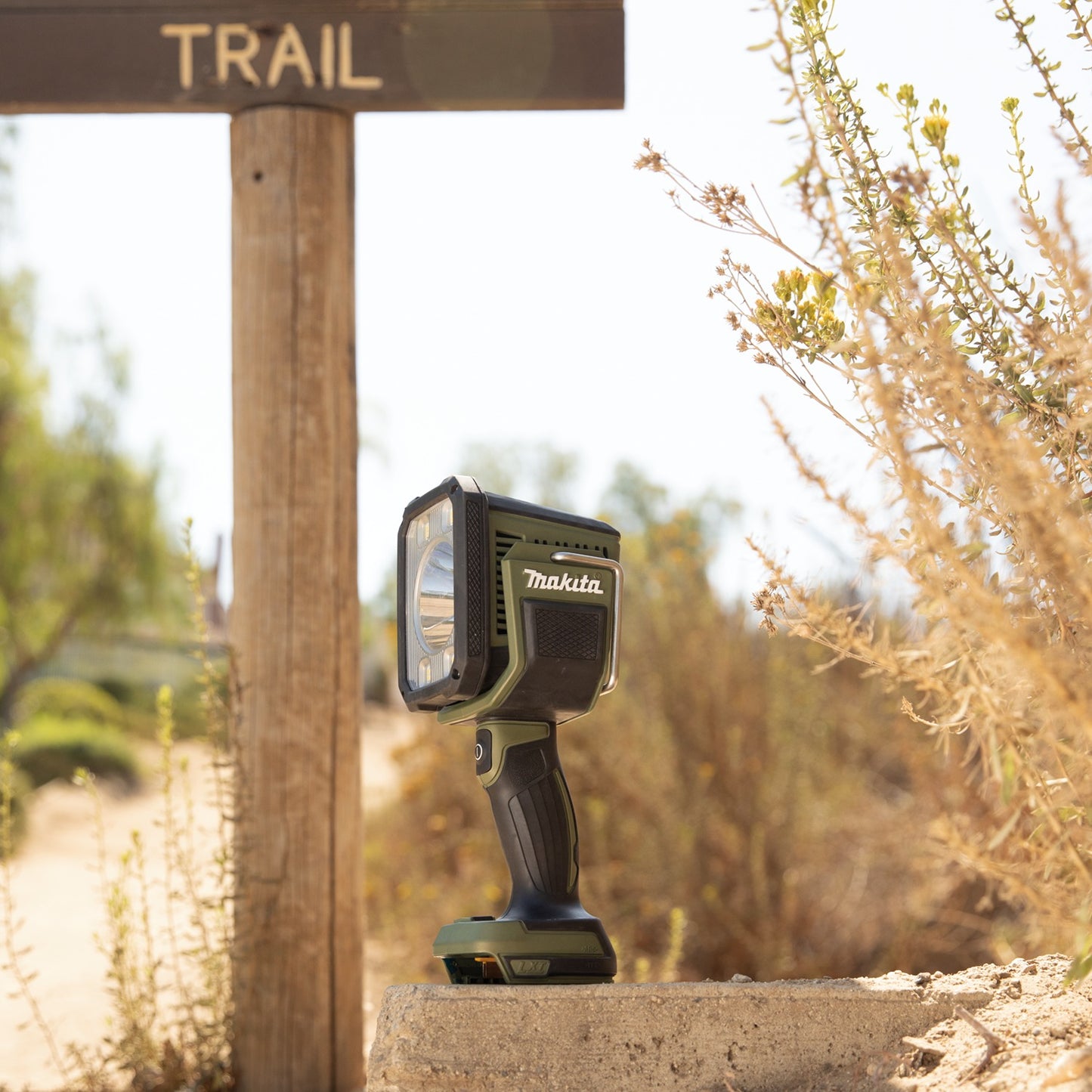 Makita ADML812 Outdoor Adventure™ 18V LXT® L.E.D. Flashlight/Spotlight, Light Only