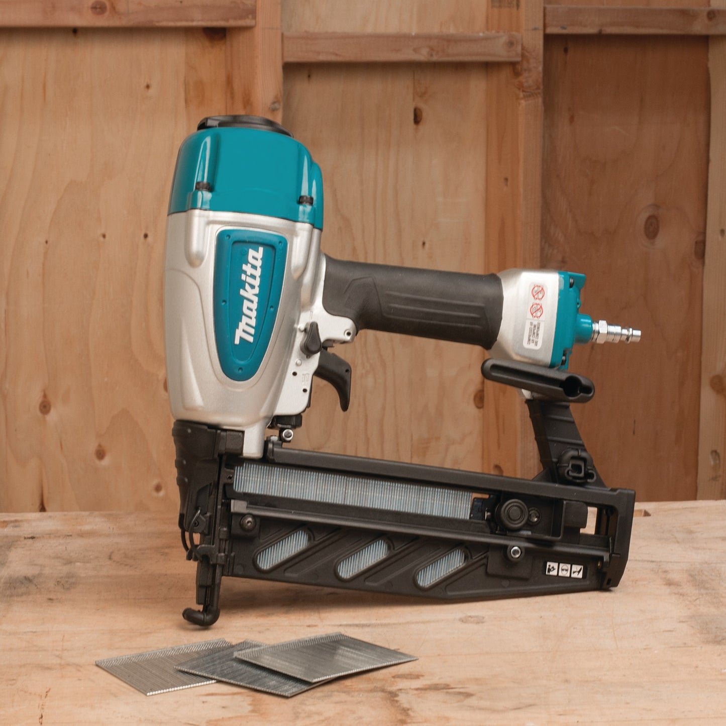 Makita AF601 16 Gauge, 2‑1/2" Straight Finish Nailer