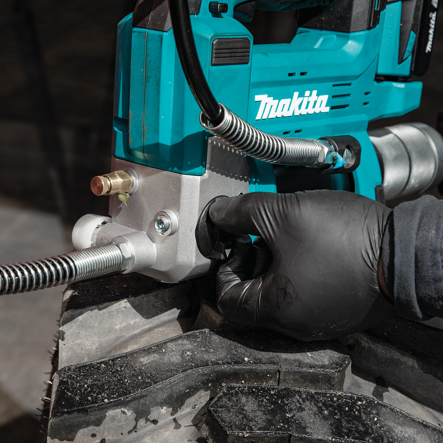 Makita XPG01S1 18V LXT® Lithium‑Ion Cordless Grease Gun Kit (3.0Ah)