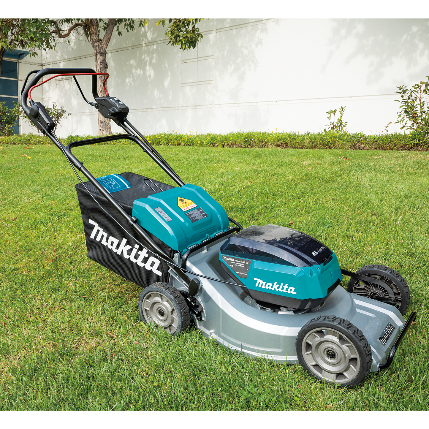 Makita XML09PT1 36V (18V X2) LXT® Brushless 21" Self‑Propelled Commercial Lawn Mower Kit with 4 Batteries (5.0Ah)