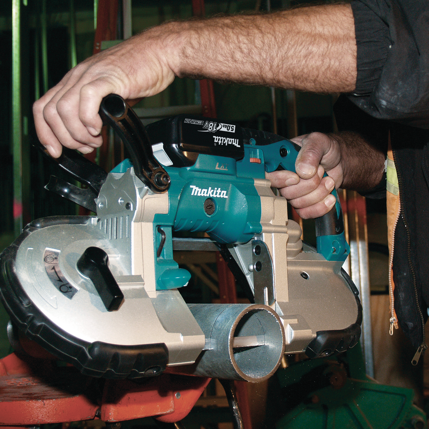 Makita XBP02TX 18V LXT® Lithium‑Ion Cordless Portable Band Saw Kit (5.0Ah)