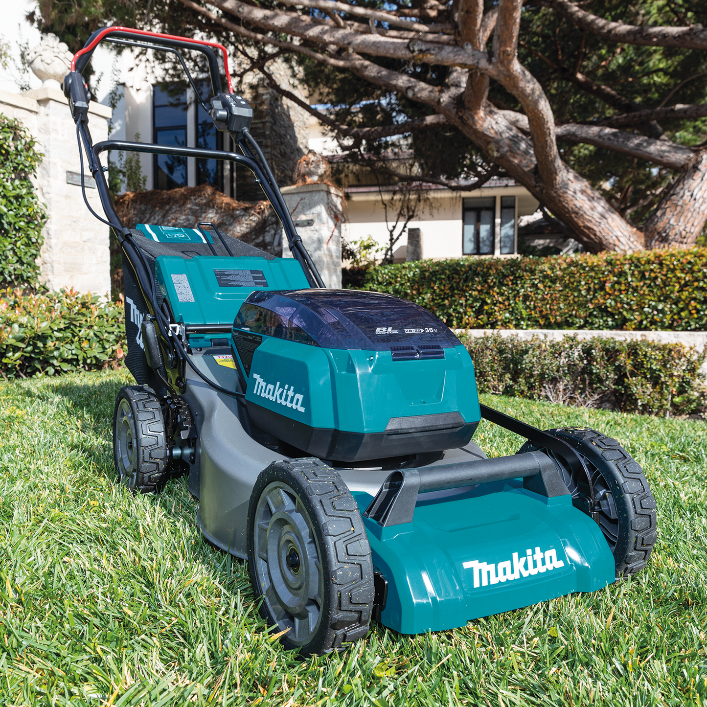 Makita XML06PT1 36V (18V X2) LXT® Brushless 18" Self‑Propelled Commercial Lawn Mower Kit with 4 Batteries (5.0Ah)