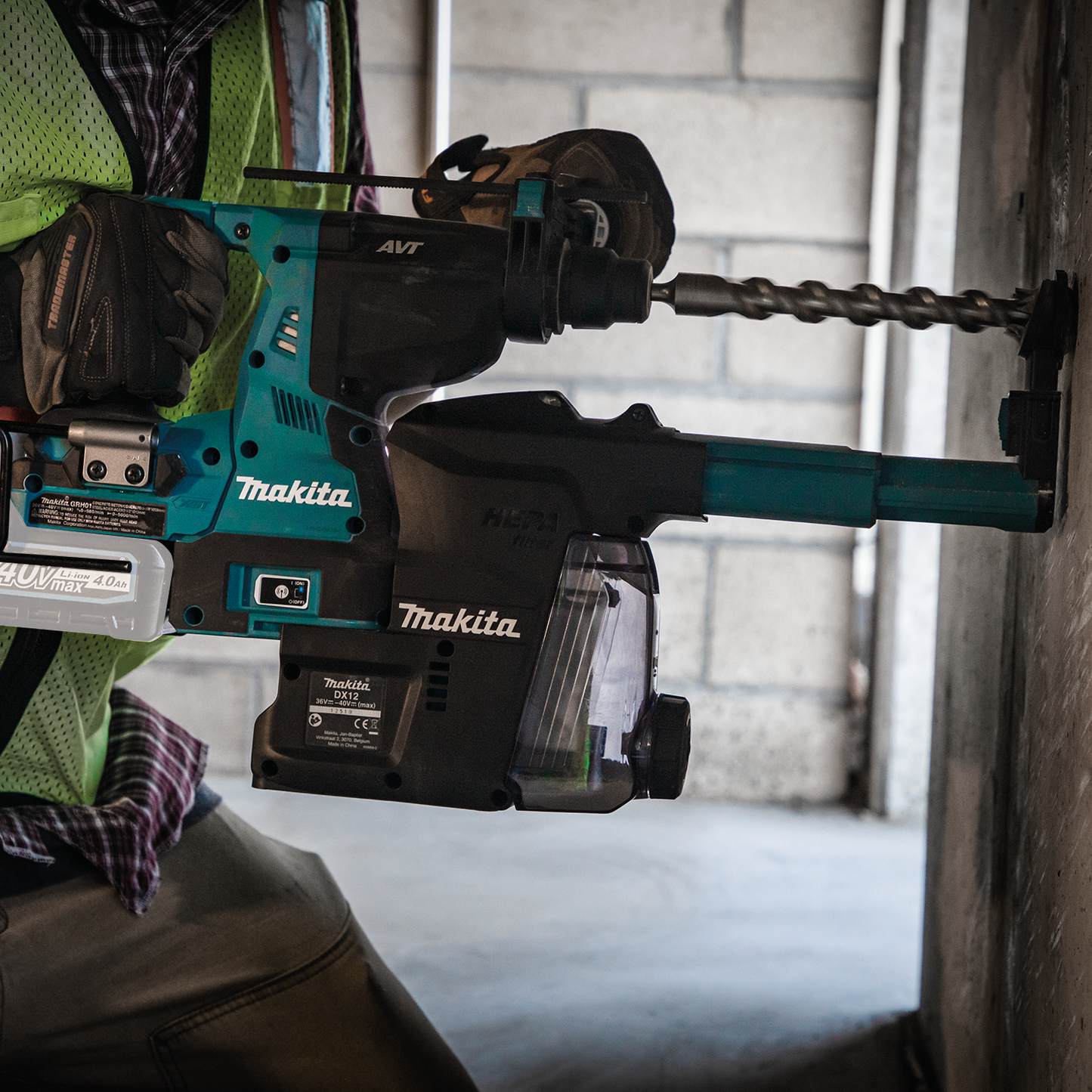 Makita GRH01ZW 40V max XGT® Brushless Cordless 1‑1/8" SDS‑PLUS AVT® Rotary Hammer w/ Dust Extractor, AFT®, AWS® Capable, Tool Only