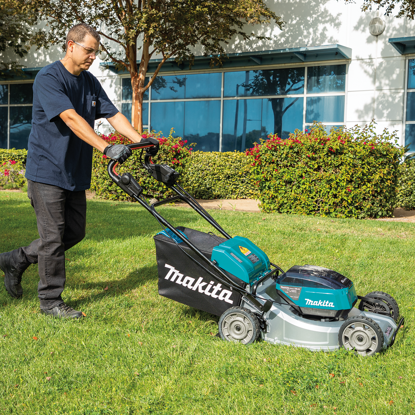 Makita XML09Z 36V (18V X2) LXT® Brushless 21" Self‑Propelled Commercial Lawn Mower, Tool Only