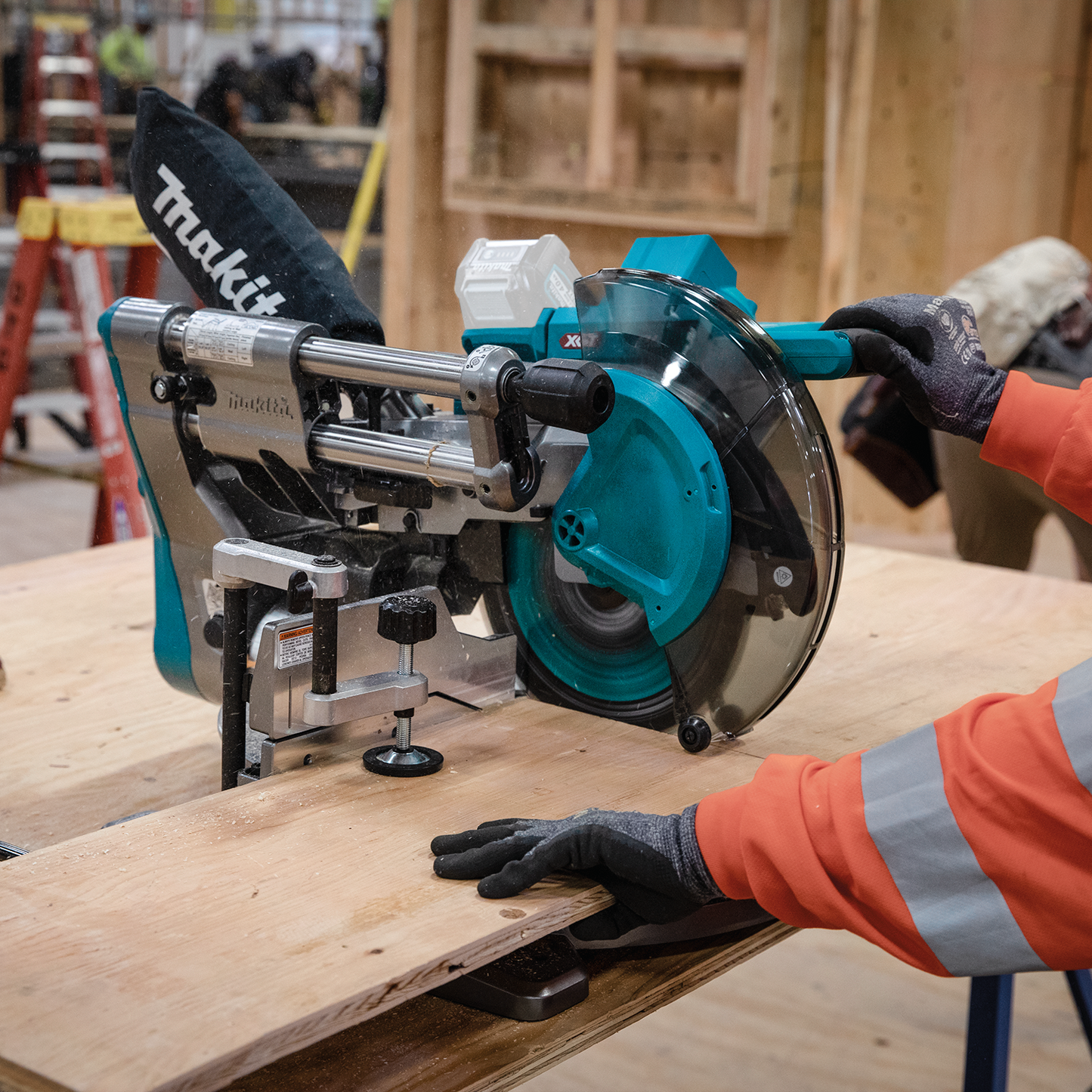 Makita GSL03Z 40V max XGT® Brushless Cordless 10" Dual‑Bevel Sliding Compound Miter Saw, AWS® Capable, Tool Only