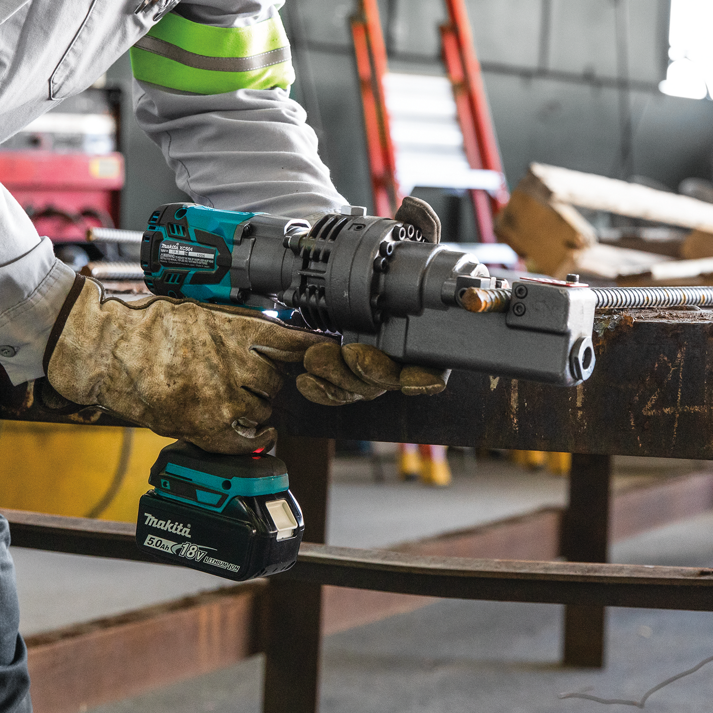 Makita XCS04T1 18V LXT® Lithium‑Ion Brushless Cordless Rebar Cutter Kit (5.0Ah)