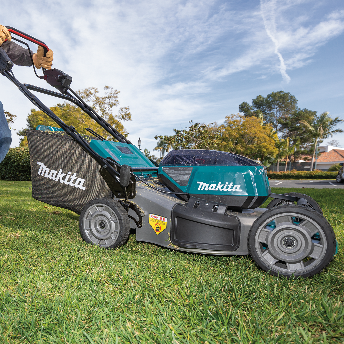 Makita XML08Z 36V (18V X2) LXT® Brushless 21" Self‑Propelled Commercial Lawn Mower, Tool Only